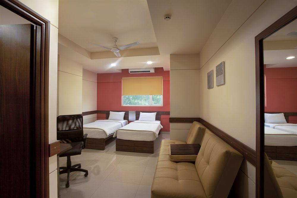 Ginger Ahmedabad Vastrapur Hotel Bagian luar foto
