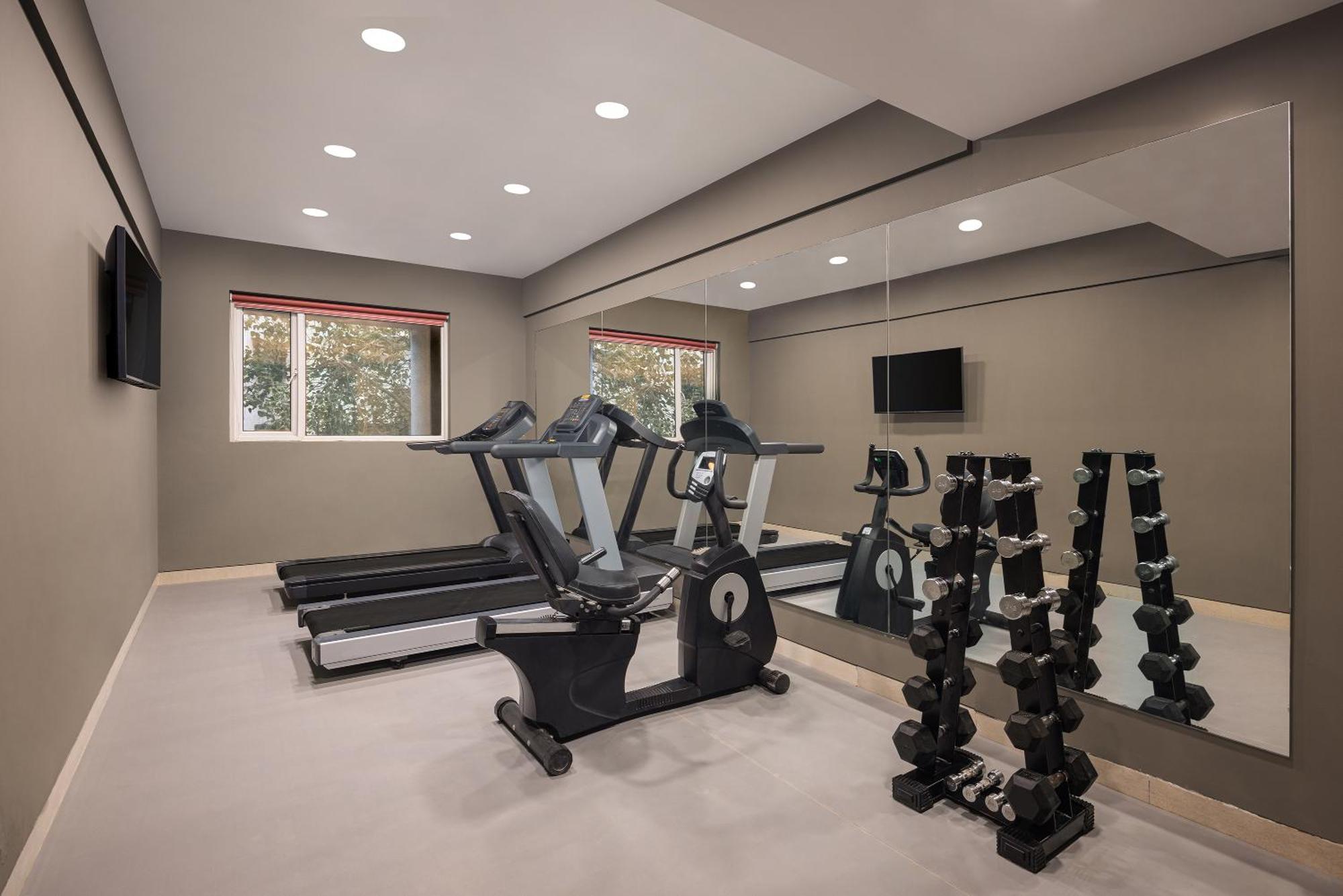 Ginger Ahmedabad Vastrapur Hotel Bagian luar foto